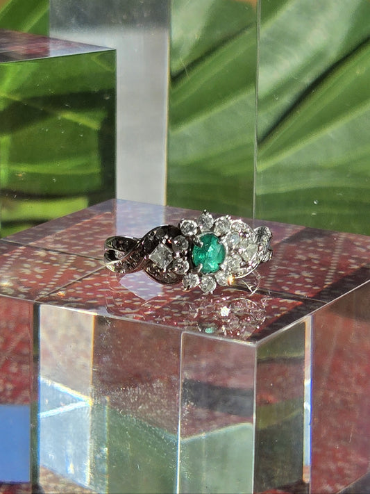 Recycled Colombian Emerald and Diamond Platinum Ring | Jardin Japonais